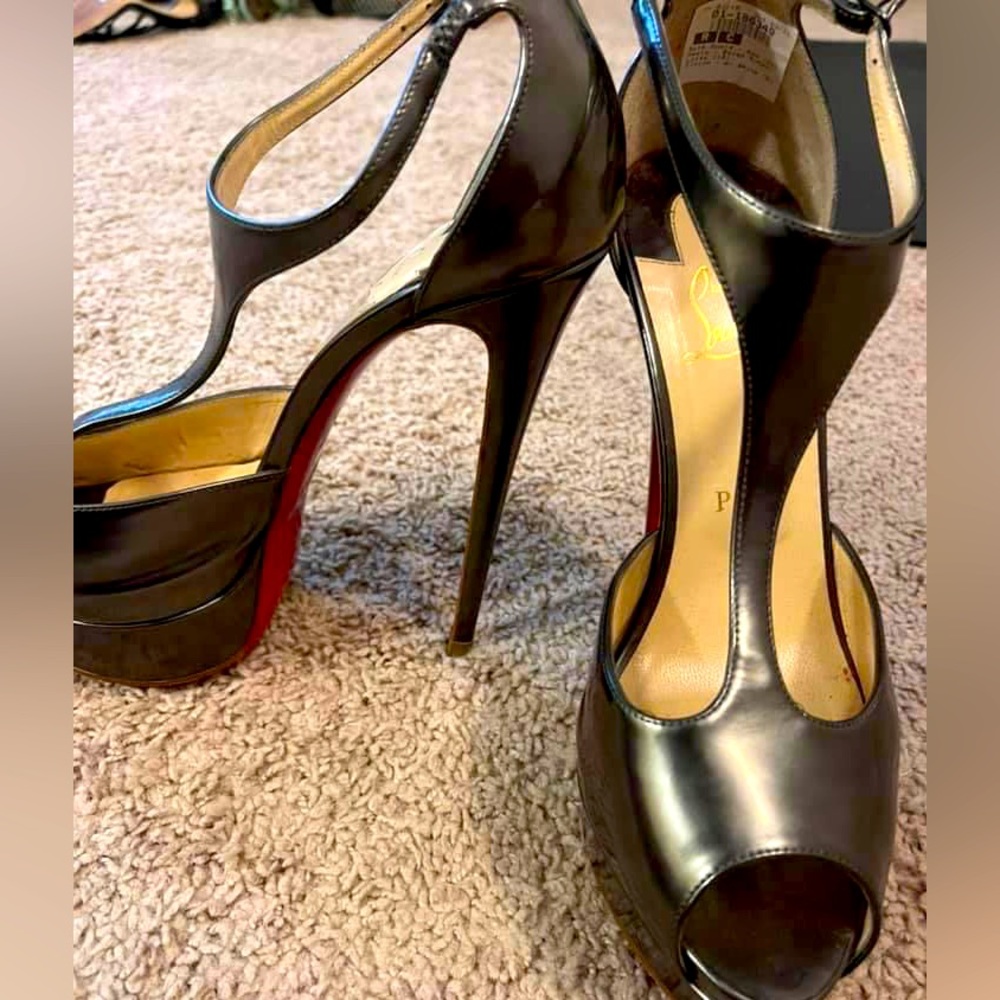 Louboutin size 41